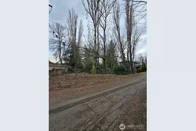 14014 41st Avenue NE, Seattle, WA 98125 - Photo 16