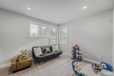 21811 SE 5th Place, Sammamish, WA 98074 - Photo 32