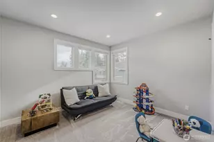 21811 SE 5th Pl, Sammamish, WA 98074 - Photo 32