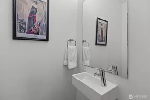 942 N 89th St, Seattle, WA 98103 - Photo 8