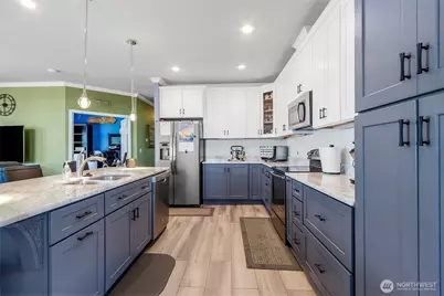 936 Mountain Villa Drive, Enumclaw, WA 98022 - Photo 10