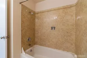 230 SW Clark St, Issaquah, WA 98027 - Photo 12