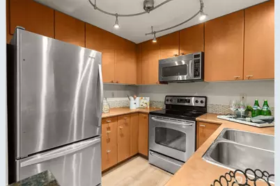 8240 126th Avenue NE #A304, Kirkland, WA 98033 - Photo 10