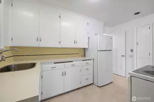 3050 52nd Ave SW, Seattle, WA 98116 - Photo 10