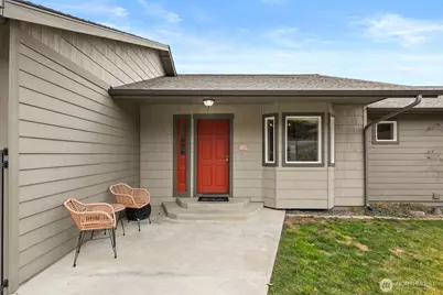 712 Vista View Place, East Wenatchee, WA 98802 - Photo 1