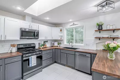 3210 S Bay Road NE, Olympia, WA 98506 - Photo 8