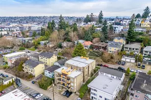 3425 14th Ave W, Seattle, WA 98119 - Photo 2