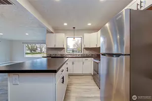 1411 8th Ave, Longview, WA 98632 - Photo 6