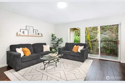 595 Newport Way NW #C4, Issaquah, WA 98027 - Photo 2