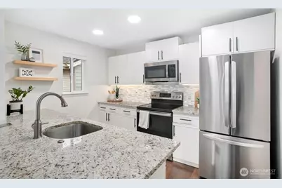 595 Newport Way NW #C4, Issaquah, WA 98027 - Photo 6