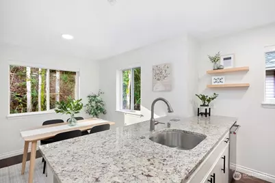 595 Newport Way NW #C4, Issaquah, WA 98027 - Photo 8