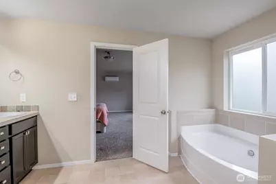 16402 45th Avenue E, Tacoma, WA 98446 - Photo 14