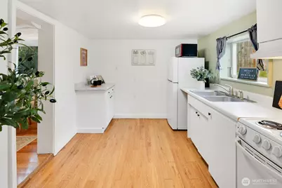 920 N 102nd Street, Seattle, WA 98133 - Photo 26