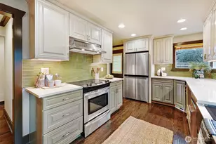 941 N 79th St, Seattle, WA 98103 - Photo 8