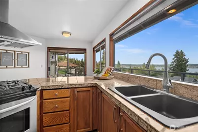6475 Windfall Place NW, Bremerton, WA 98312 - Photo 12