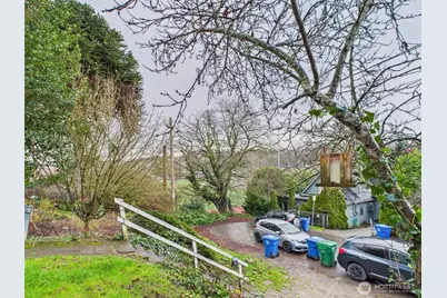 2820 29th Avenue S, Seattle, WA 98114 - Photo 8