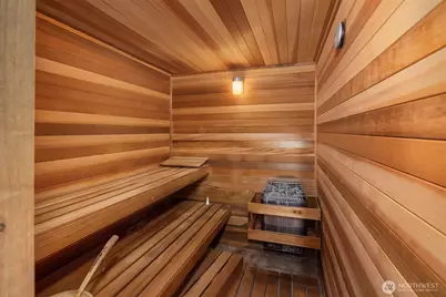 2402 NE 19th Street, Renton, WA 98056 - Photo 36