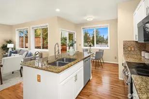 2402 NE 19th St, Renton, WA 98056 - Photo 14