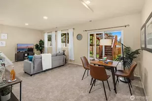 2402 NE 19th St, Renton, WA 98056 - Photo 28