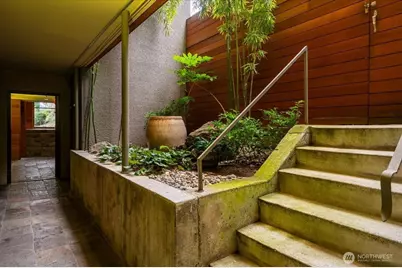 1717 5th Avenue N #103, Seattle, WA 98109 - Photo 24