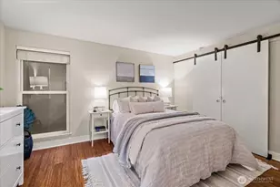 1717 5th Ave N, Seattle, WA 98109 - Photo 16