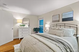 1717 5th Ave N, Seattle, WA 98109 - Photo 18