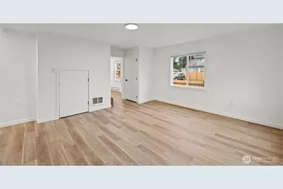 751 110th Street S, Tacoma, WA 98444 - Photo 6