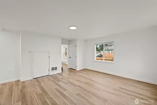 751 110th St S, Tacoma, WA 98444 - Photo 6