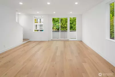 727 18th Avenue, Seattle, WA 98122 - Photo 8