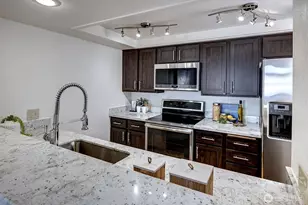 7 Lake Bellevue Dr, Bellevue, WA 98005 - Photo 8