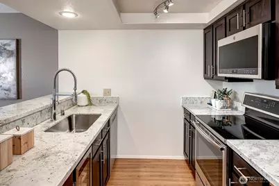 7 Lake Bellevue Drive #206, Bellevue, WA 98005 - Photo 10