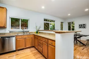 5523 Lakemont Blvd SE, Bellevue, WA 98006 - Photo 12