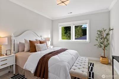 17134 Talbot Road, Edmonds, WA 98026 - Photo 22