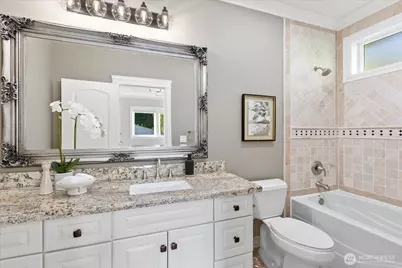 17134 Talbot Road, Edmonds, WA 98026 - Photo 24