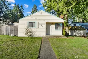 2524 NE 130th St, Seattle, WA 98125 - Photo 2