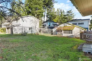 2524 NE 130th St, Seattle, WA 98125 - Photo 6