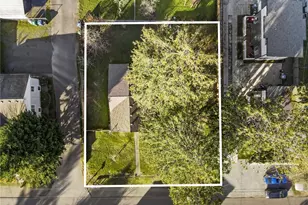 2524 NE 130th St, Seattle, WA 98125 - Photo 10