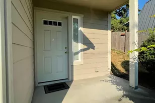 315 Willow St, Bremerton, WA 98310 - Photo 2