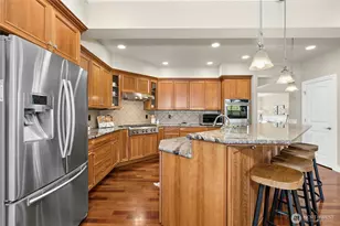 2302 NE 28th St, Renton, WA 98056 - Photo 12