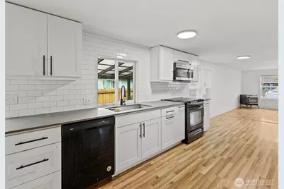 11040 14th Avenue SW, Seattle, WA 98146 - Photo 18