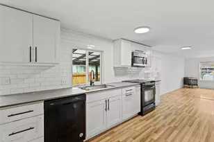 11040 14th Ave SW, Seattle, WA 98146 - Photo 18