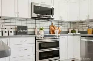 7027 210th St SW, Lynnwood, WA 98036 - Photo 10