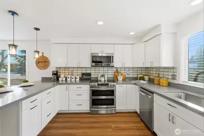 7027 210th Street SW #D, Lynnwood, WA 98036 - Photo 6