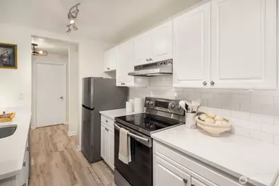 6225 Lake Washington Boulevard NE #208, Kirkland, WA 98033 - Photo 8