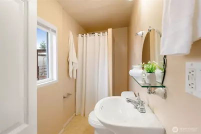 2414 Elm Street, Bellingham, WA 98225 - Photo 20