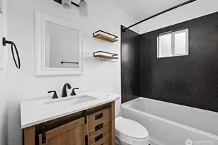 544 NE Easy St, Oak Harbor, WA 98277 - Photo 18