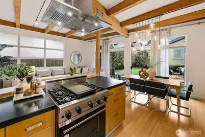 2411 4th Avenue W, Seattle, WA 98119 - Photo 10