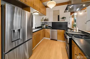 2411 4th Ave W, Seattle, WA 98119 - Photo 10