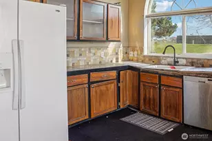 308 295th St S, Roy, WA 98580 - Photo 14