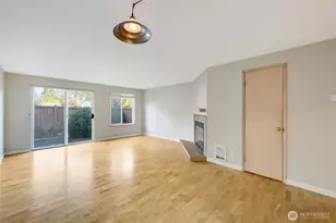 1051 Madison Ave N, Bainbridge Island, WA 98110 - Photo 4